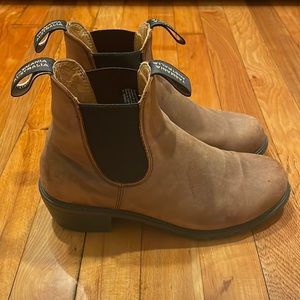Blundstone Heeled Chelsea Boot